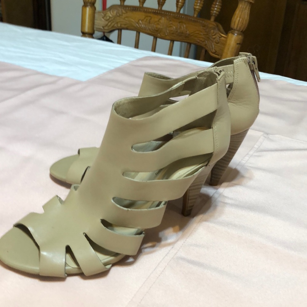 Ladies Shoes